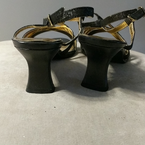 NEW Tender Tootsie open toed heels - Picture 3 of 5